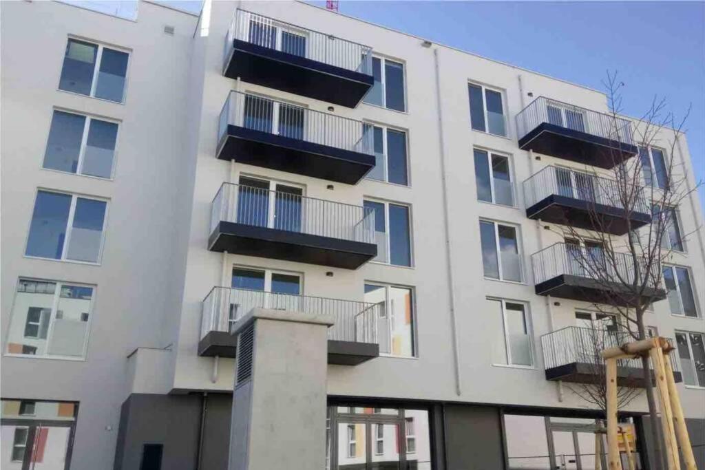Modern & Sunny 52M2 Apartment With Balcony & Fast Wifi Wiedeń Zewnętrze zdjęcie