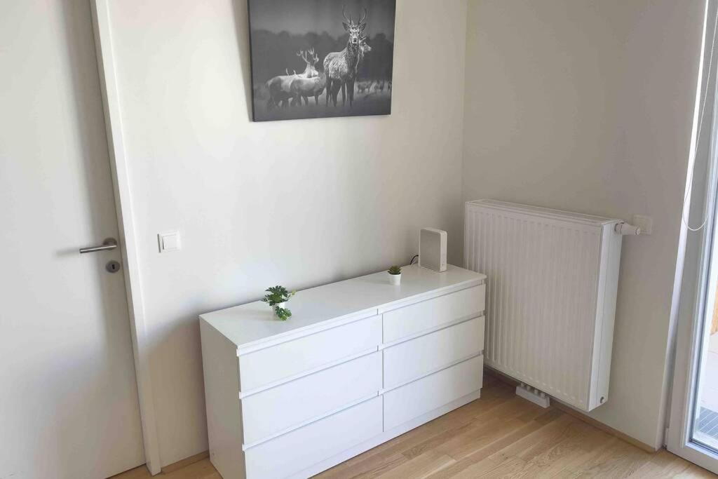 Modern & Sunny 52M2 Apartment With Balcony & Fast Wifi Wiedeń Zewnętrze zdjęcie